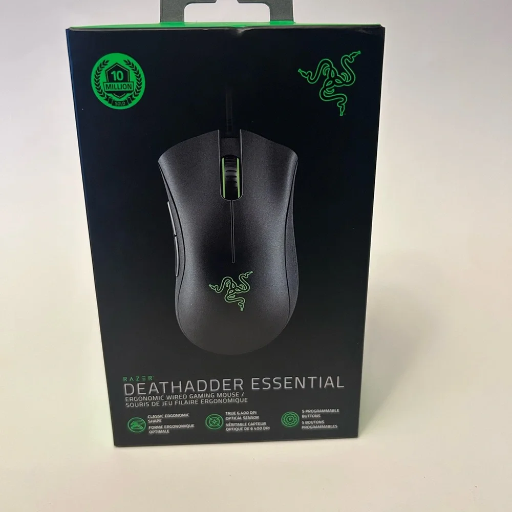 Razer Ergonomic Gaming Mouse in Black and Green